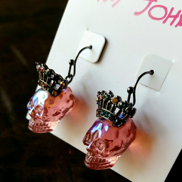 One Left! Betsey Johnson Iridescent Skull Earrings - Picture 3 of 8